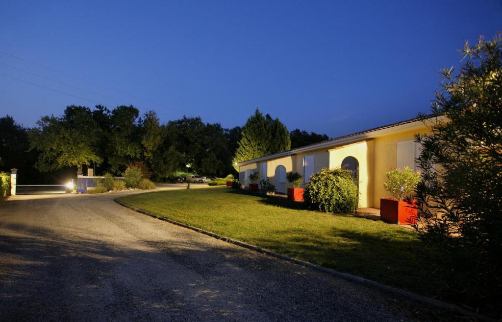Tresses Logis Hotel Corintel Bordeaux Est מראה חיצוני תמונה