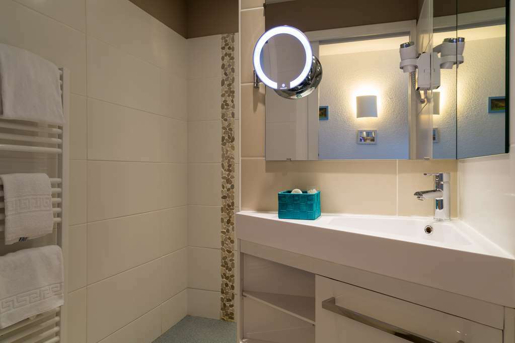 Tresses Logis Hotel Corintel Bordeaux Est שירותים תמונה